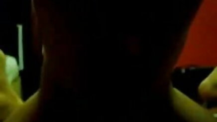 একা একটি মহিলার একটি চুল বাংলা চুদা চুদি ভিডি ব্রাশ দেখুন বসা